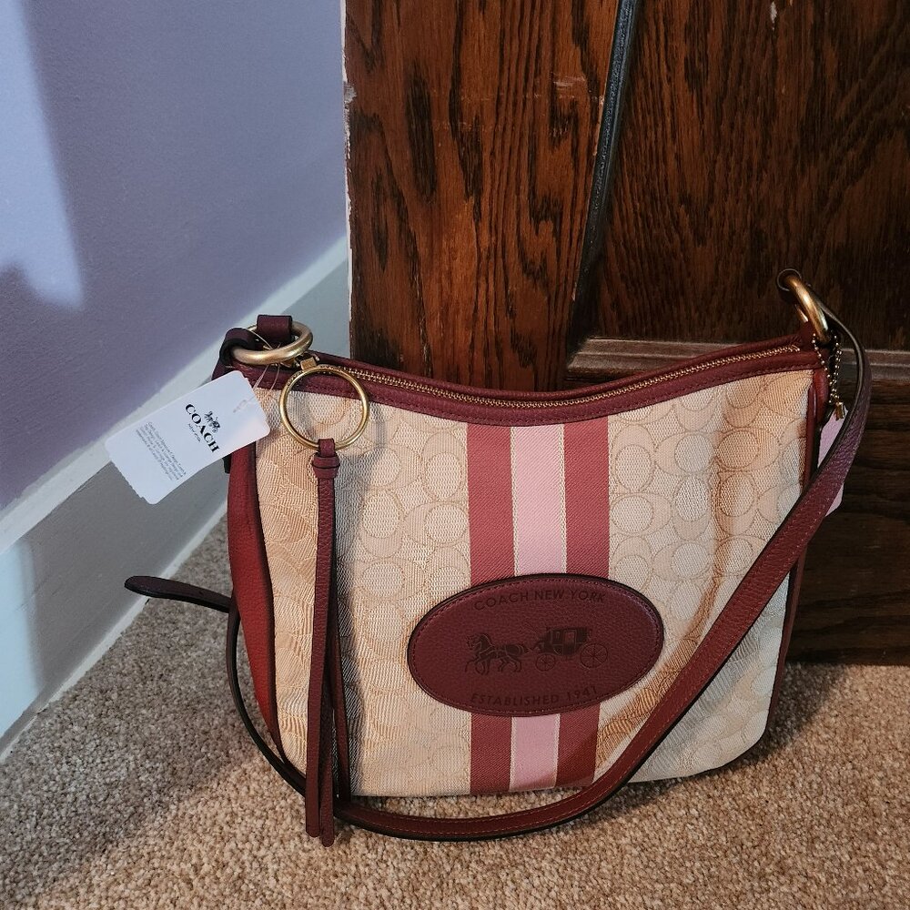 NWT Signature Coach Chaise Khaki Jacquard & Wine Leather Purse - Picture 4 of 14